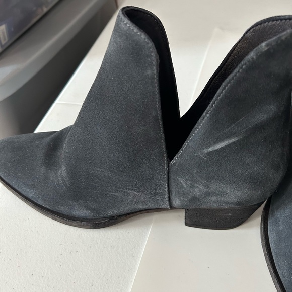 Free People Charm Double V Gray Suede Ankle Boots Booties NWOB Size 9 - Picture 8 of 10